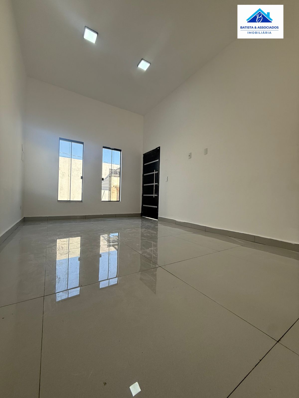Casa à venda com 2 quartos, 80m² - Foto 9