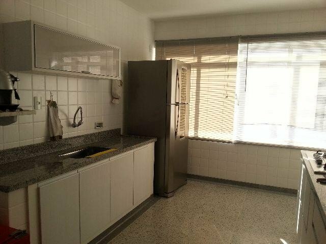 Apartamento à venda com 3 quartos, 180m² - Foto 2