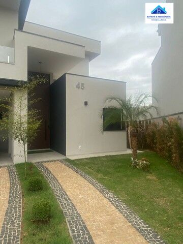 Sobrado à venda com 4 quartos, 410m² - Foto 1