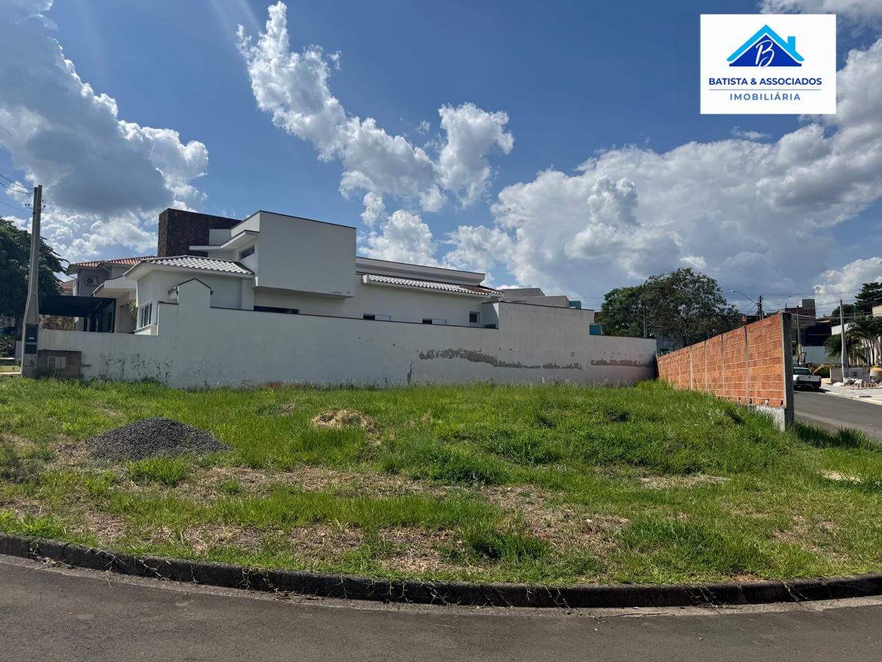 Terreno à venda, 415m² - Foto 1