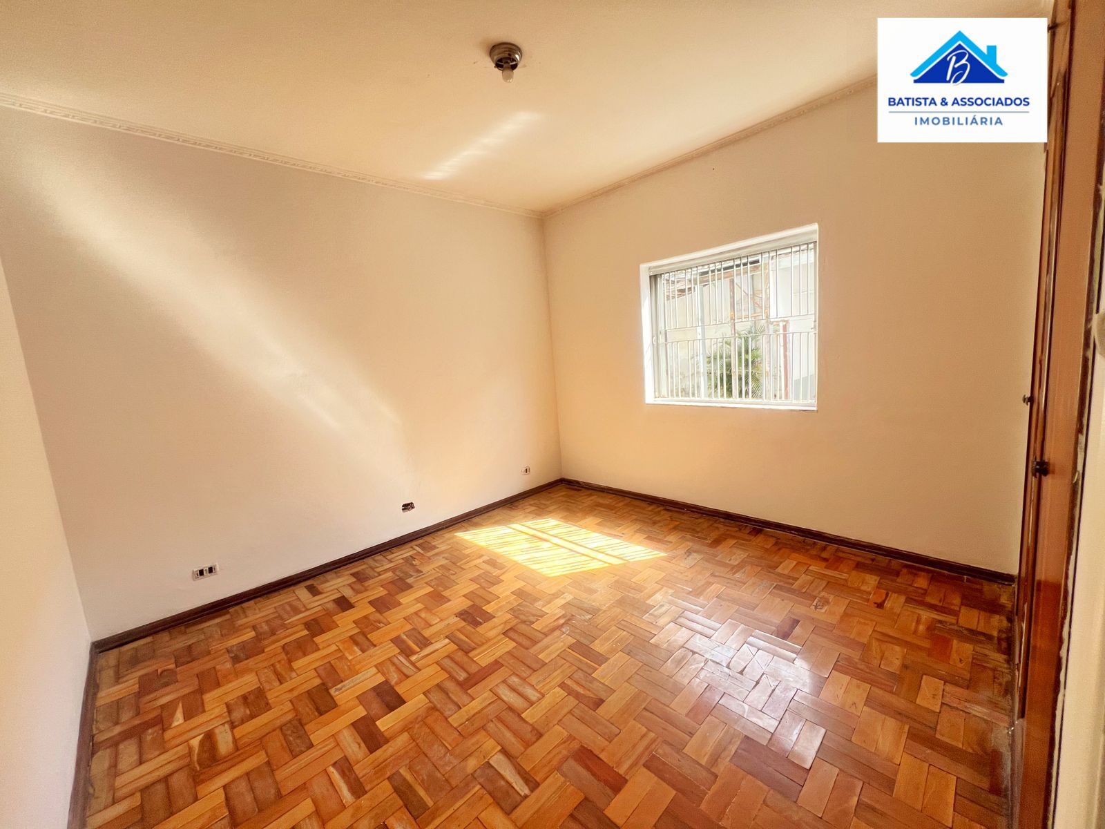 Casa para alugar com 3 quartos, 200m² - Foto 3