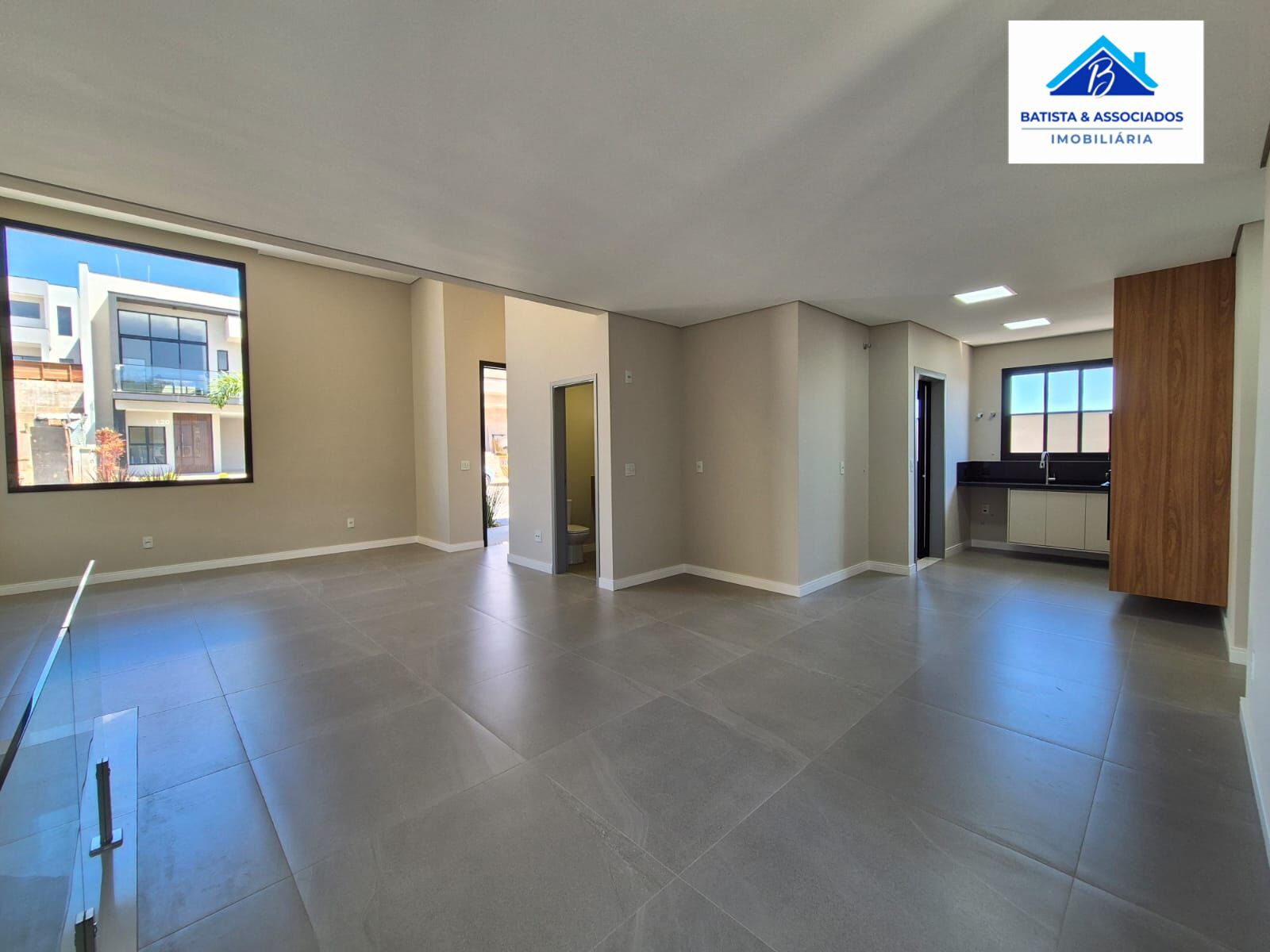 Casa à venda com 3 quartos, 222m² - Foto 5