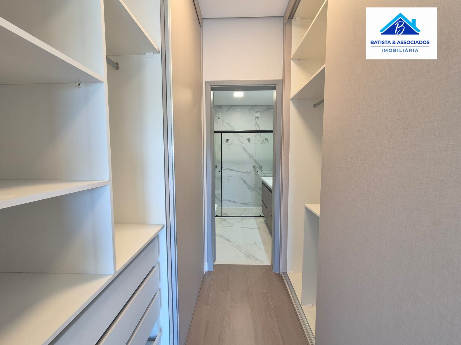 Casa à venda com 3 quartos, 222m² - Foto 10