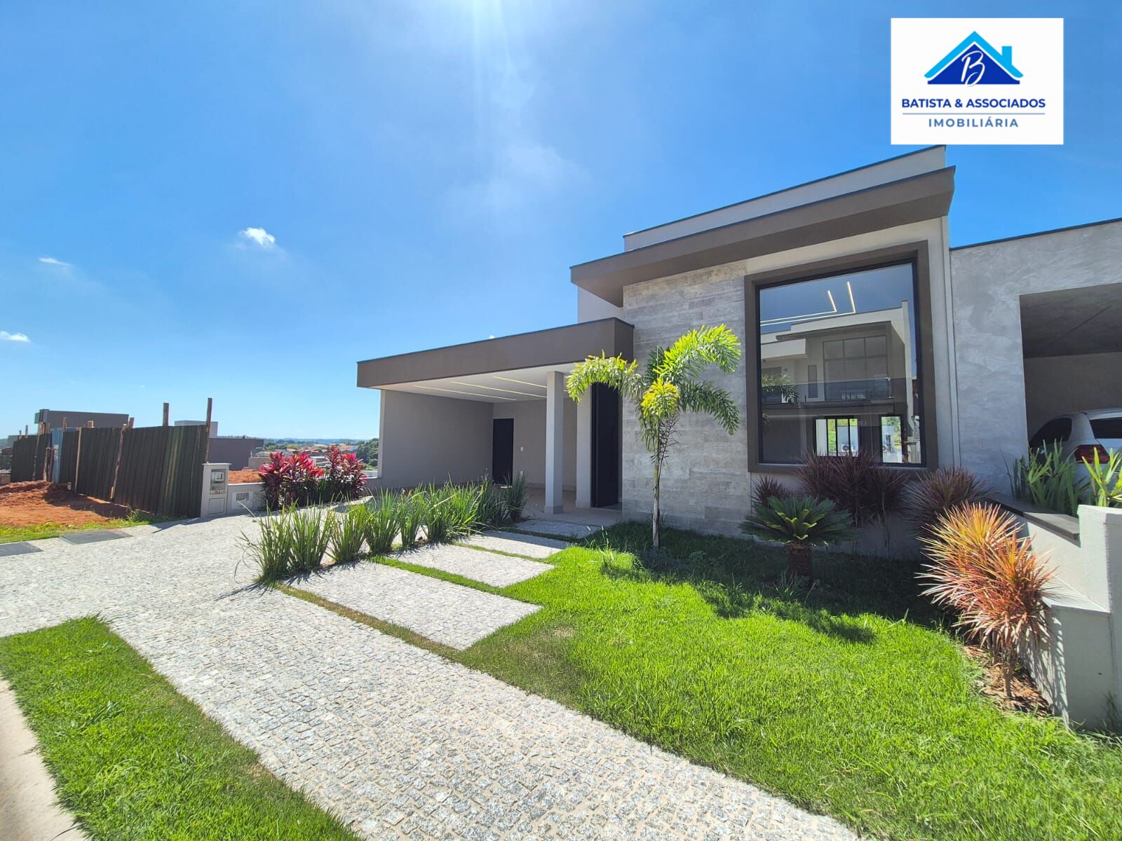Casa à venda com 3 quartos, 222m² - Foto 3