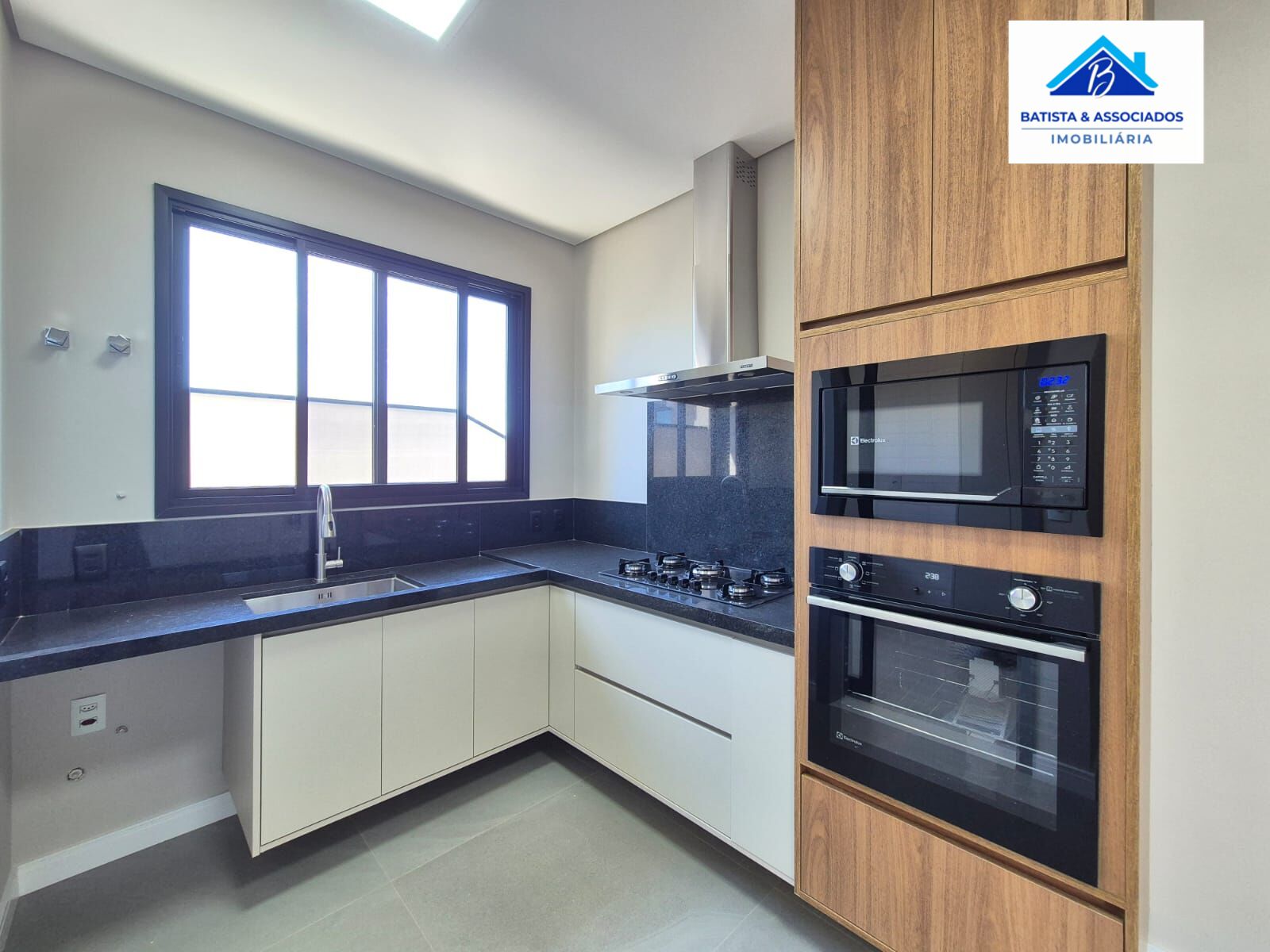 Casa à venda com 3 quartos, 222m² - Foto 7