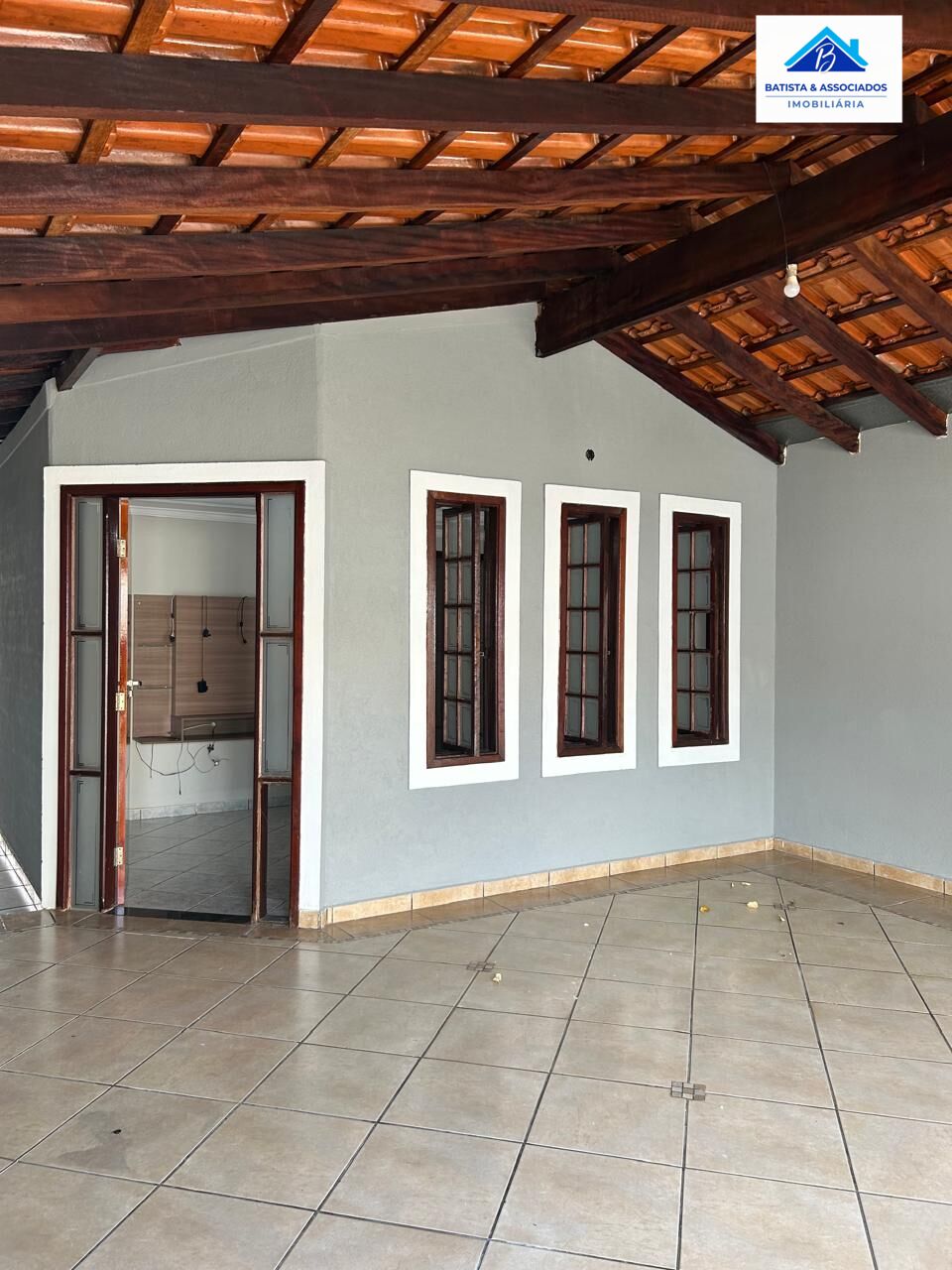 Casa à venda com 3 quartos, 134m² - Foto 2