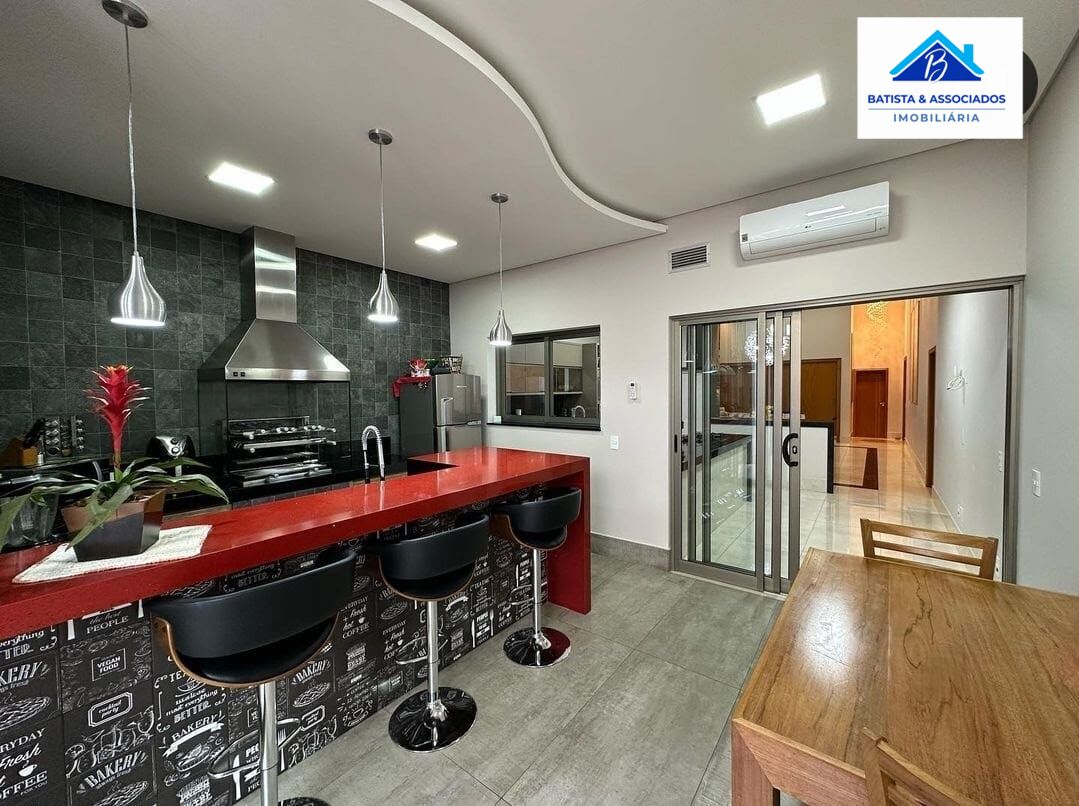 Casa à venda com 3 quartos, 216m² - Foto 4