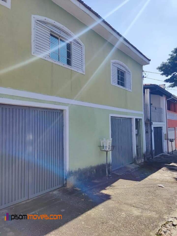 Casa à venda com 3 quartos, 96m² - Foto 1