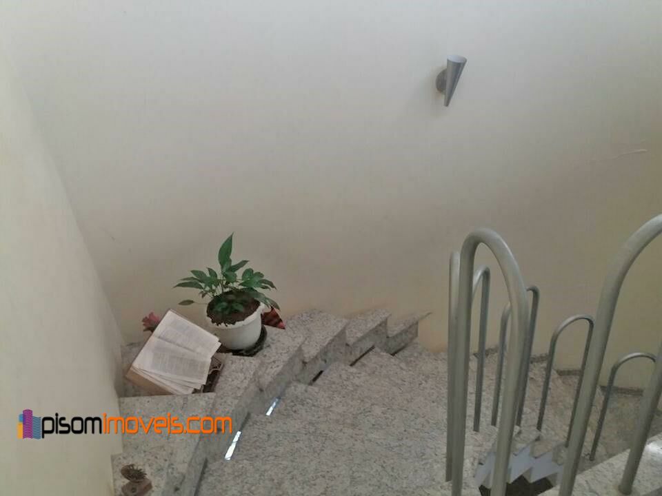 Sobrado à venda com 3 quartos, 300m² - Foto 17