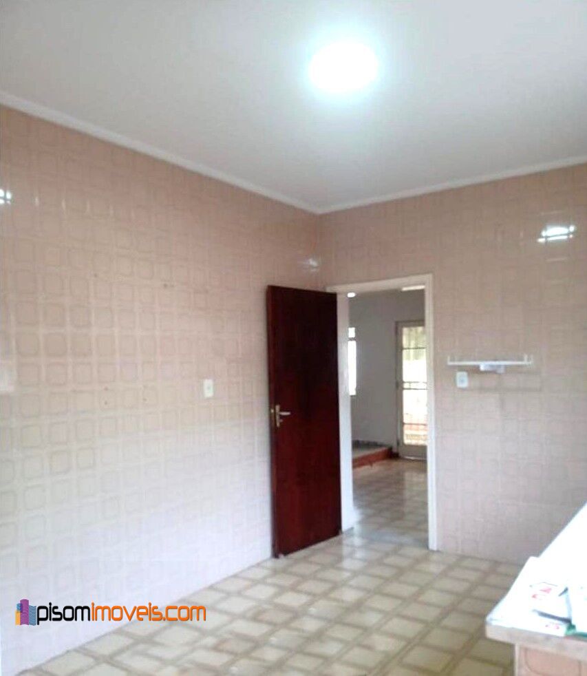 Casa à venda com 2 quartos, 138m² - Foto 2