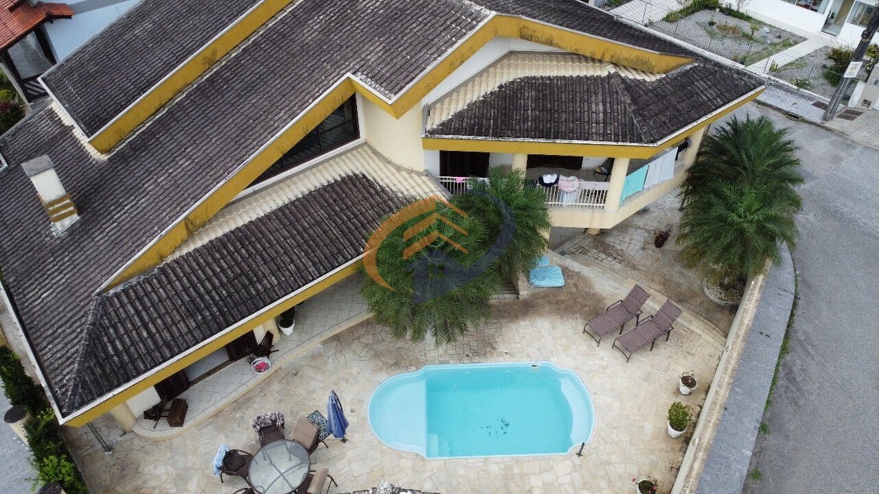 Casa de 4 quartos, 271m² no bairro Centro I, em Brusque | Eu Corretor