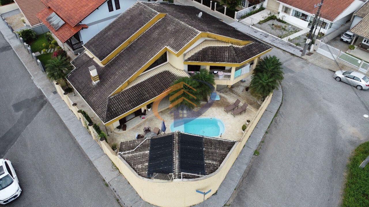 Casa de 4 quartos, 271m² no bairro Centro I, em Brusque | Eu Corretor