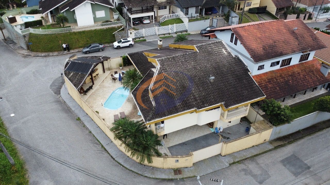 Casa de 4 quartos, 271m² no bairro Centro I, em Brusque | Eu Corretor