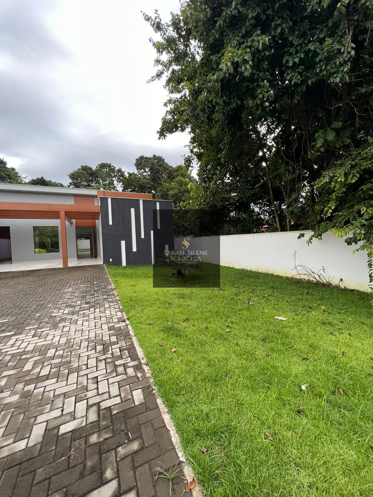 Casa de Condomínio à venda com 3 quartos, 243m² - Foto 2