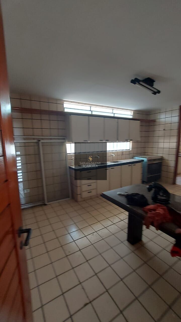 Casa à venda com 3 quartos, 350m² - Foto 16