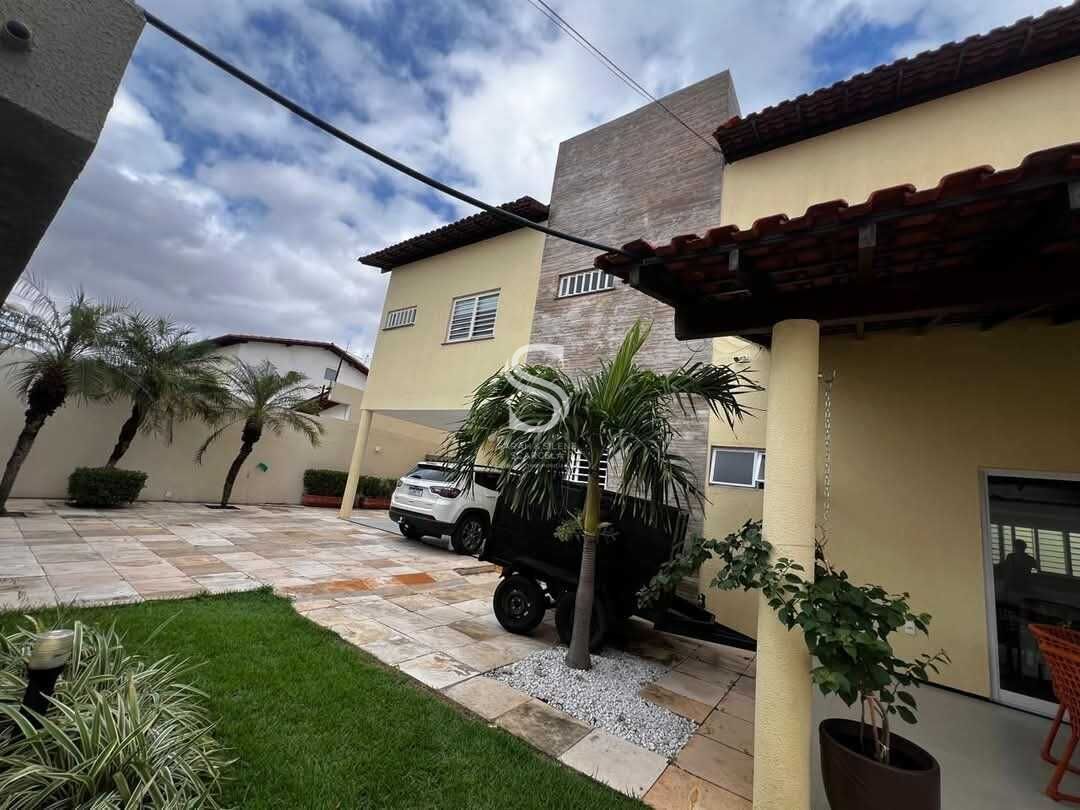 Casa à venda com 4 quartos, 262m² - Foto 1