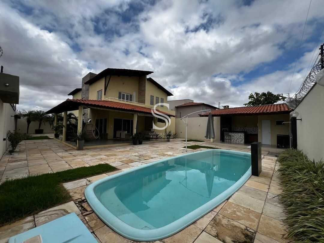 Casa à venda com 4 quartos, 262m² - Foto 2