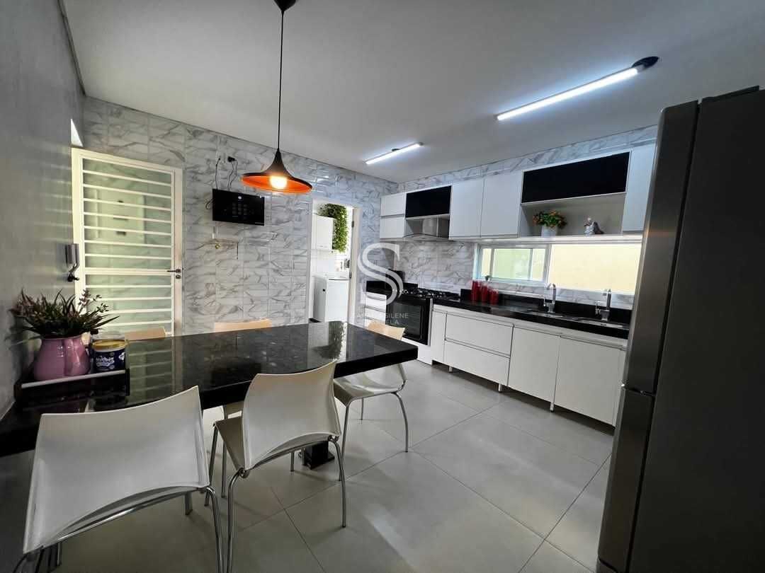Casa à venda com 4 quartos, 262m² - Foto 5