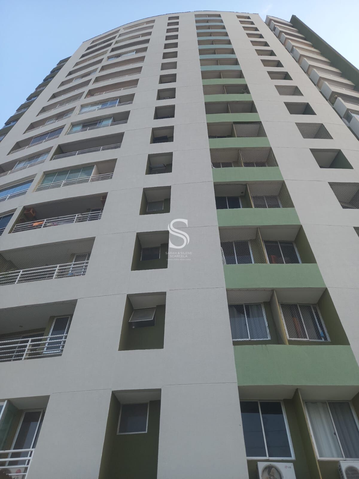Apartamento à venda com 2 quartos, 75m² - Foto 1