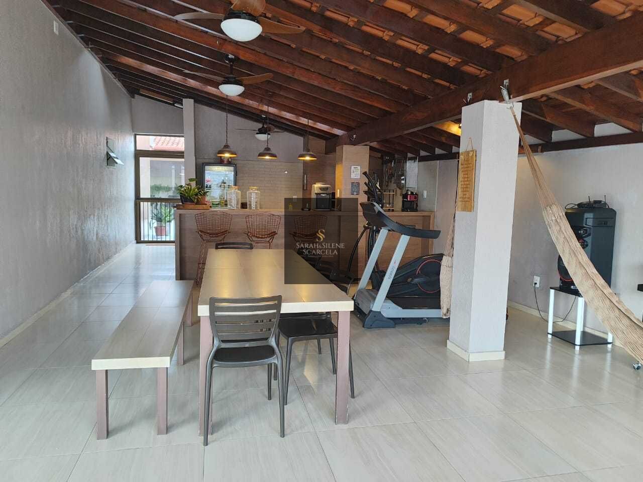 Casa à venda com 5 quartos, 200m² - Foto 14