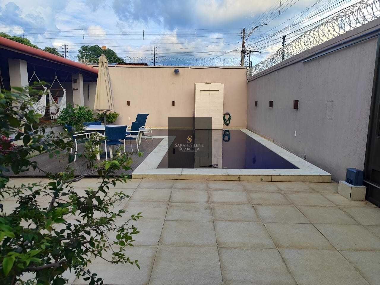 Casa à venda com 5 quartos, 200m² - Foto 4