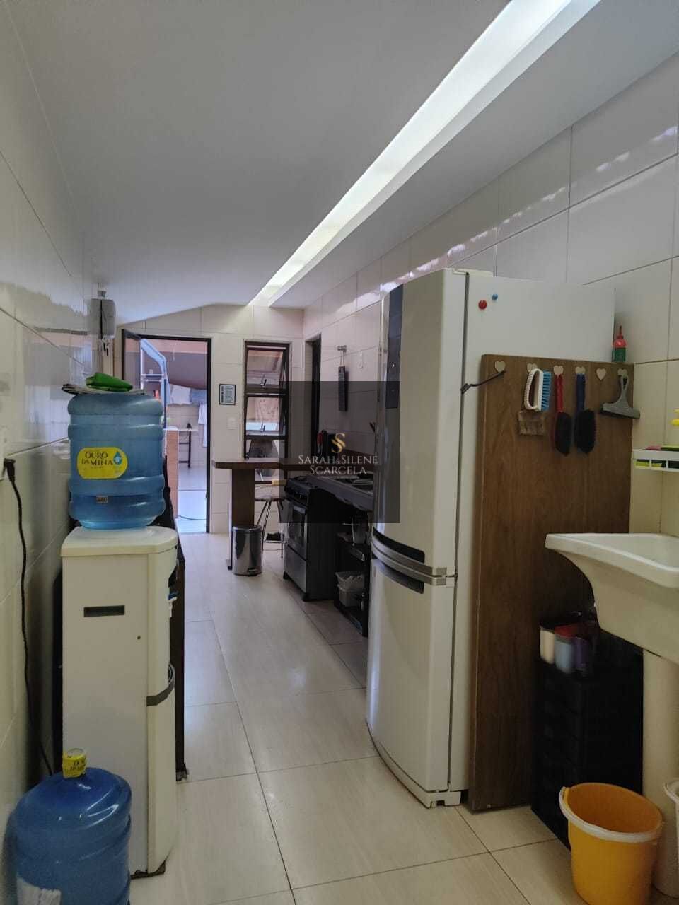 Casa à venda com 5 quartos, 200m² - Foto 33