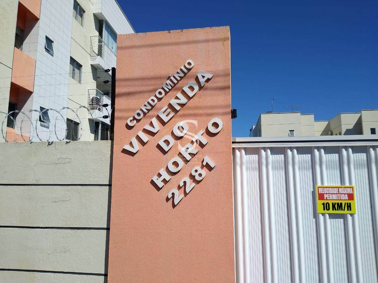 Apartamento à venda com 3 quartos, 75m² - Foto 2