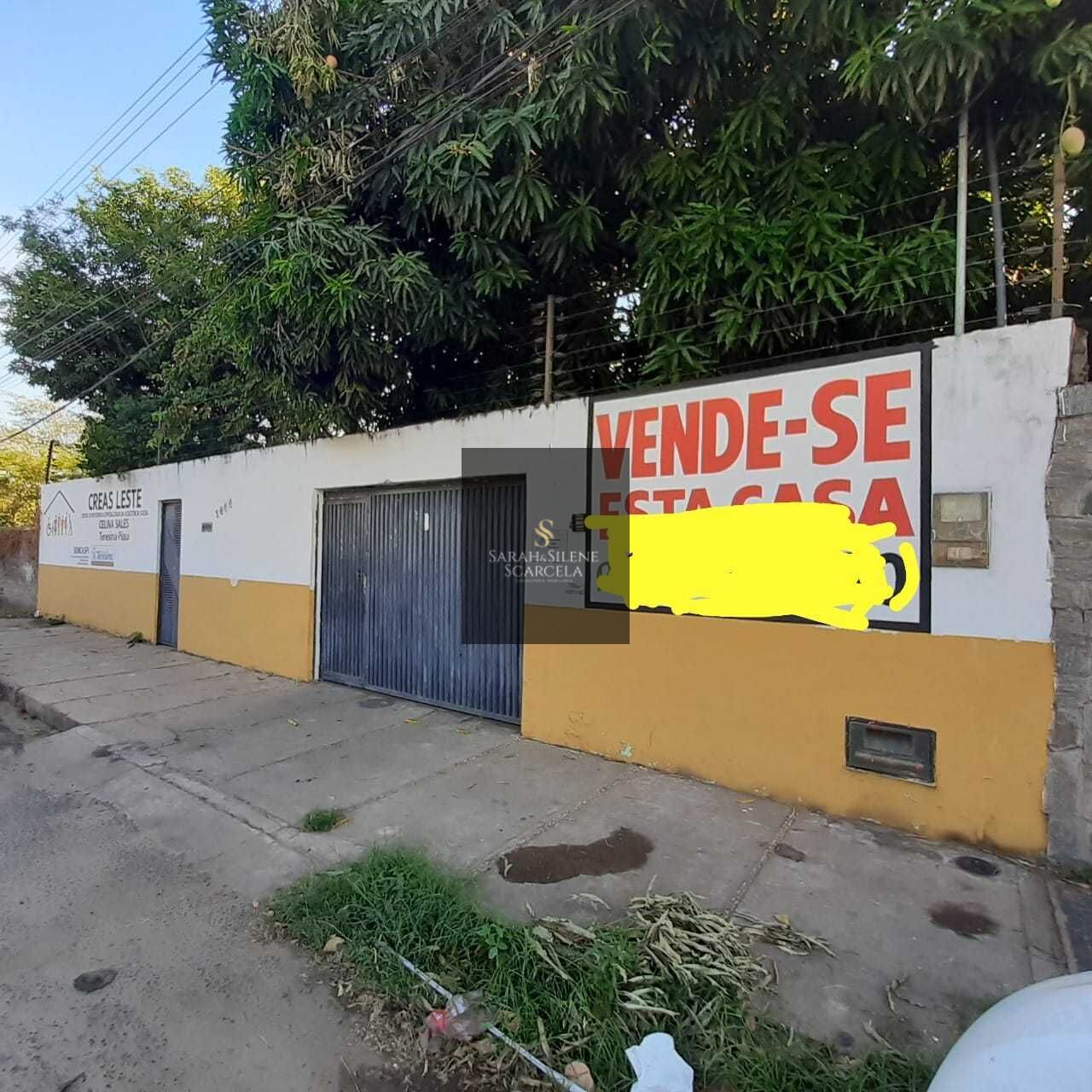 Casa à venda com 5 quartos, 240m² - Foto 1