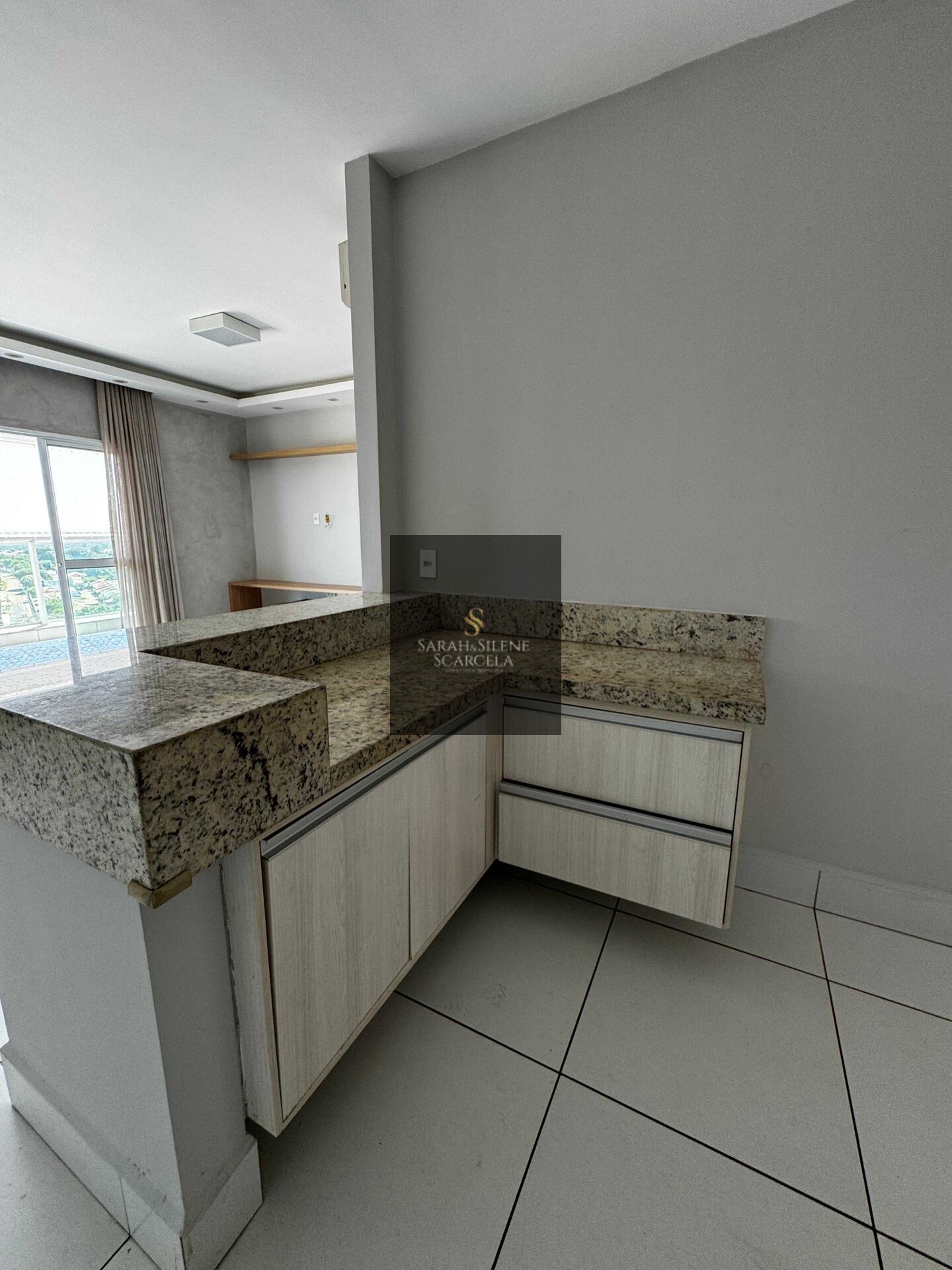 Apartamento à venda com 3 quartos, 93m² - Foto 2