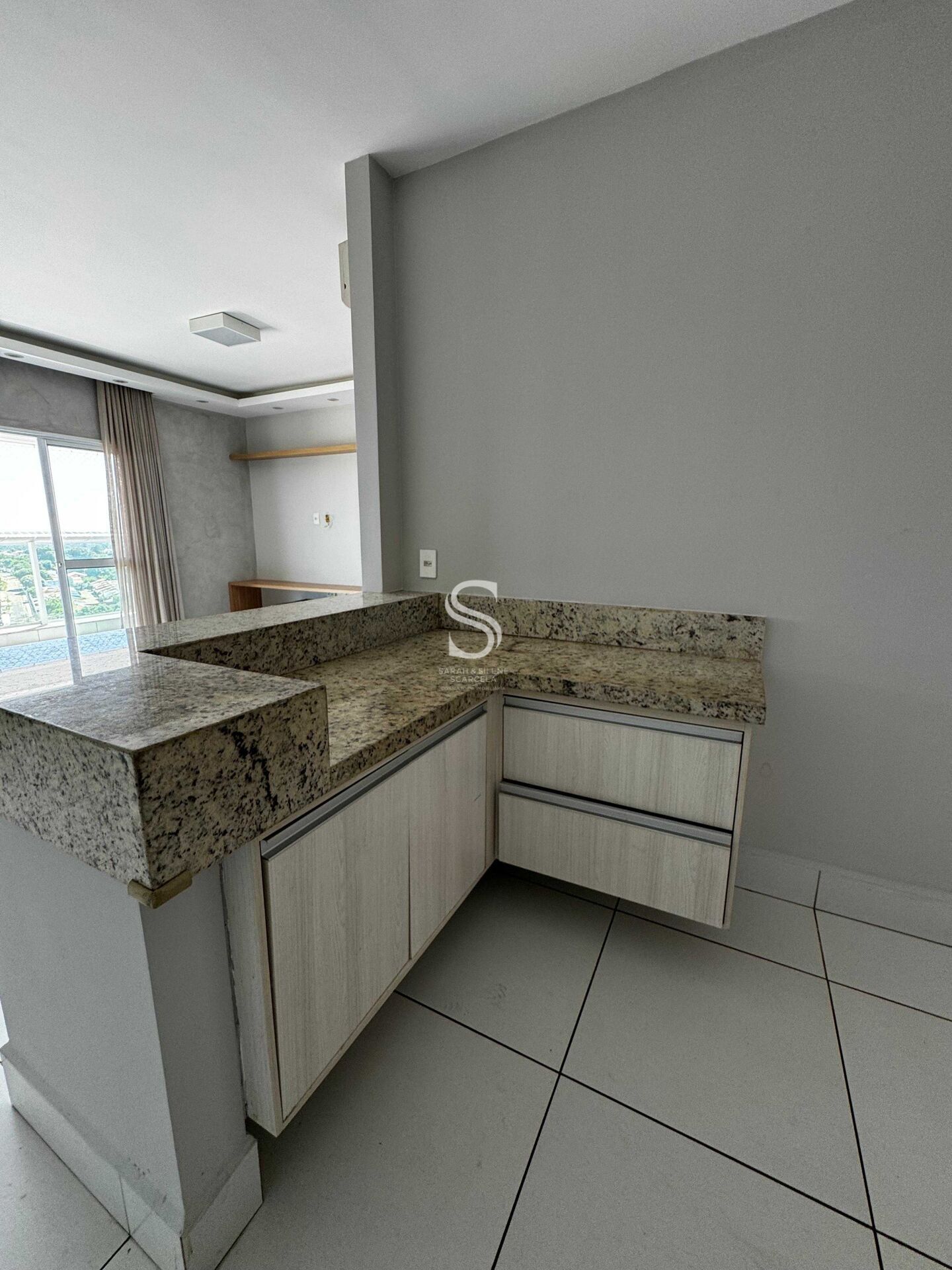 Apartamento à venda com 3 quartos, 93m² - Foto 2