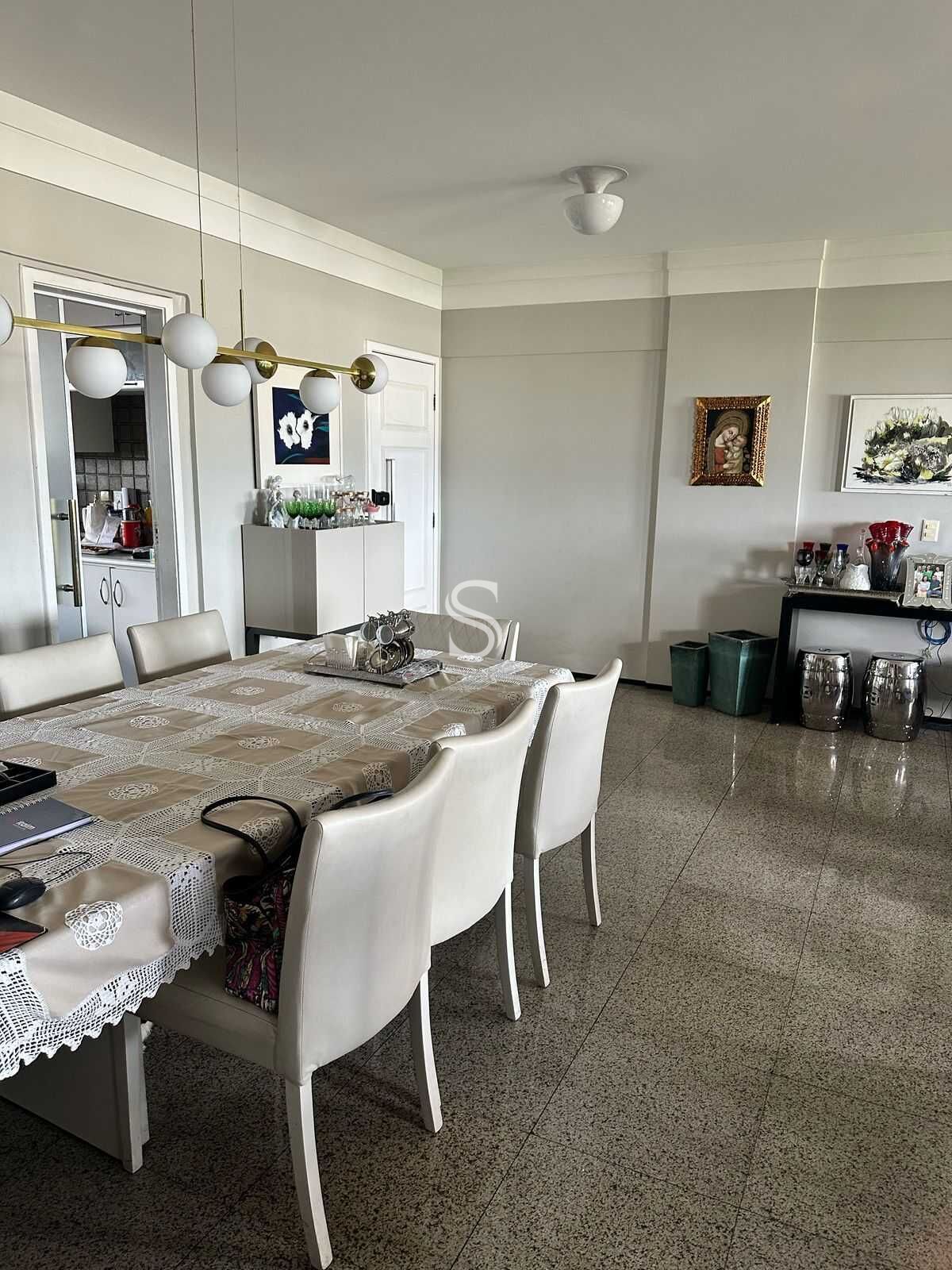 Apartamento à venda com 3 quartos, 183m² - Foto 10