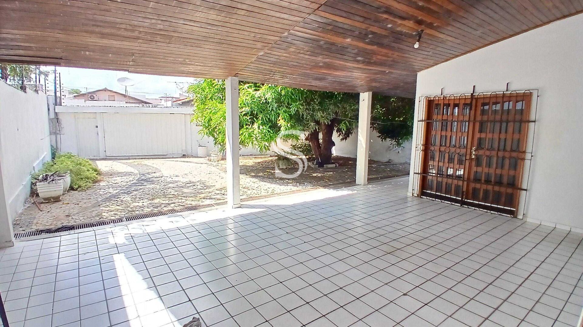 Casa à venda com 3 quartos, 180m² - Foto 3