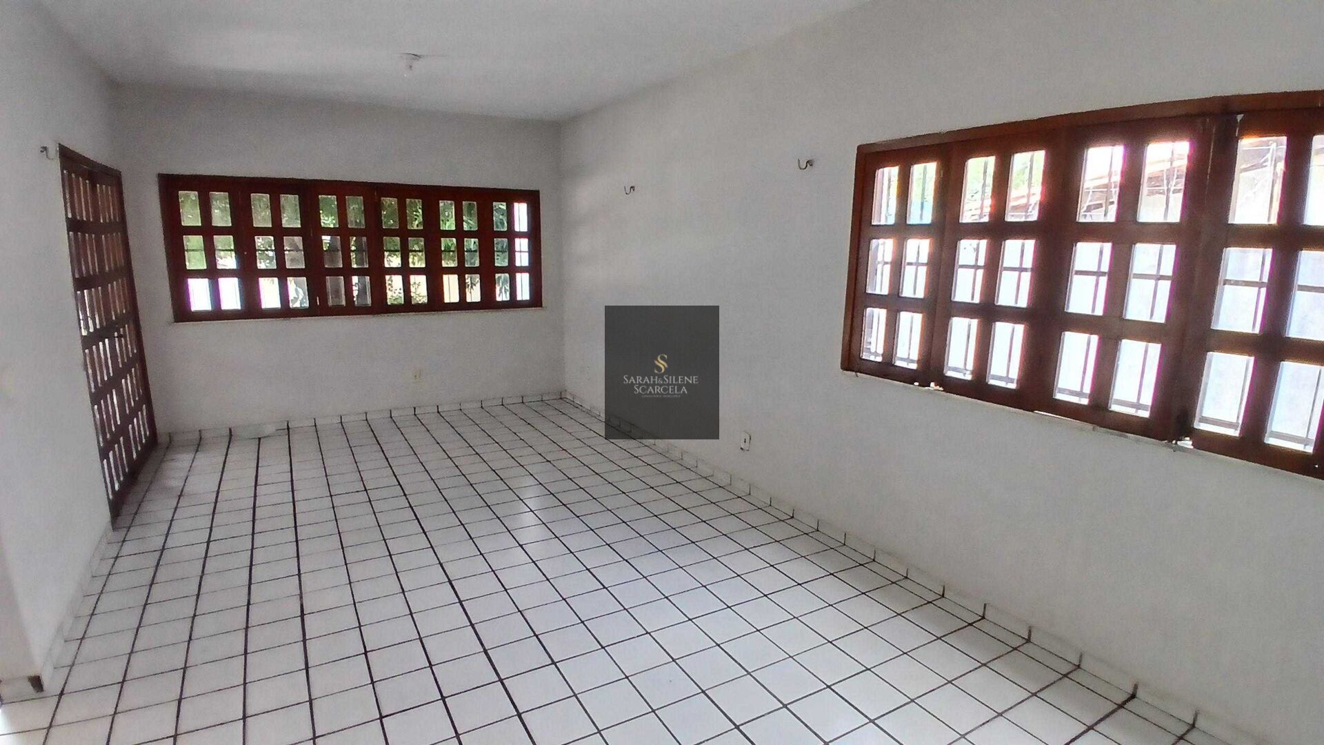 Casa à venda com 3 quartos, 180m² - Foto 4