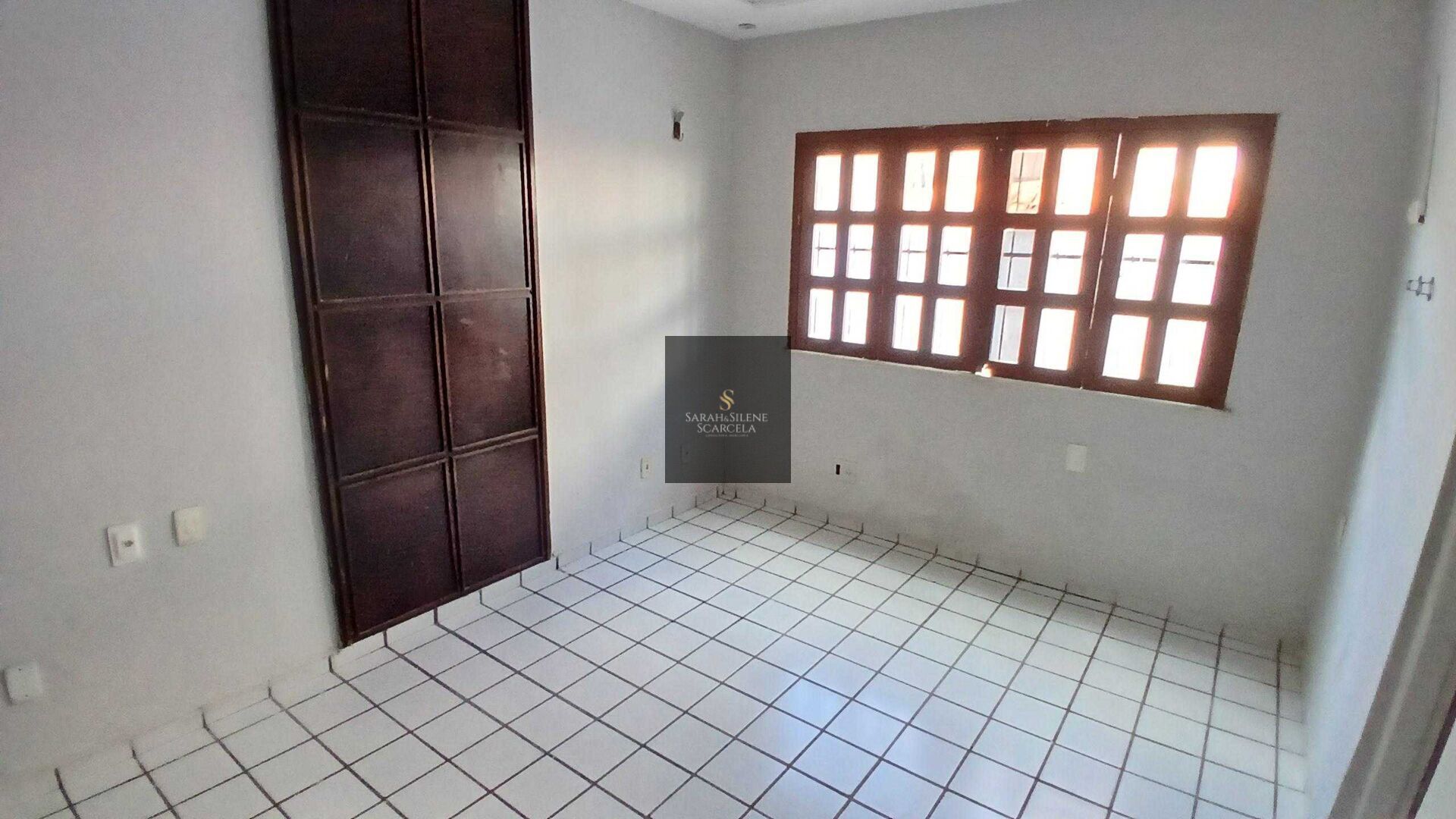 Casa à venda com 3 quartos, 180m² - Foto 7