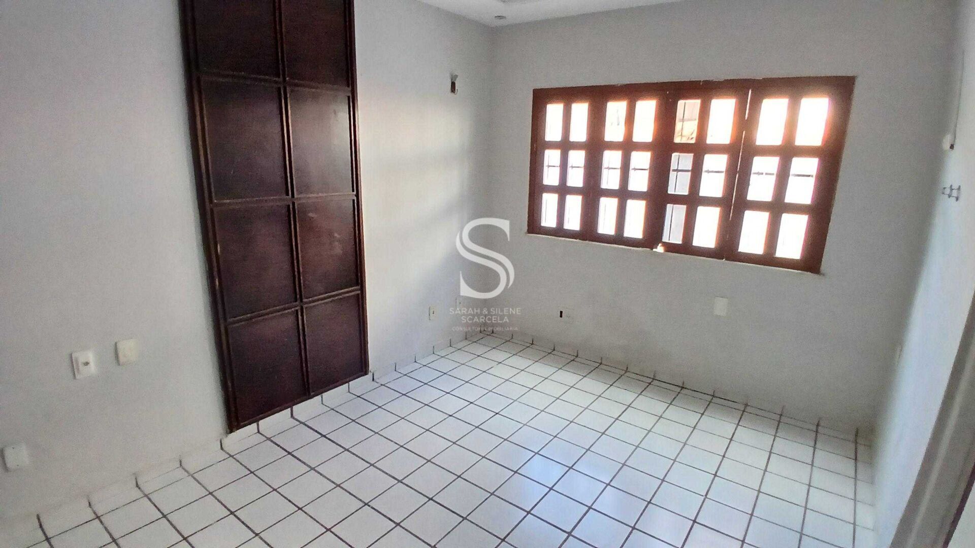 Casa à venda com 3 quartos, 180m² - Foto 7