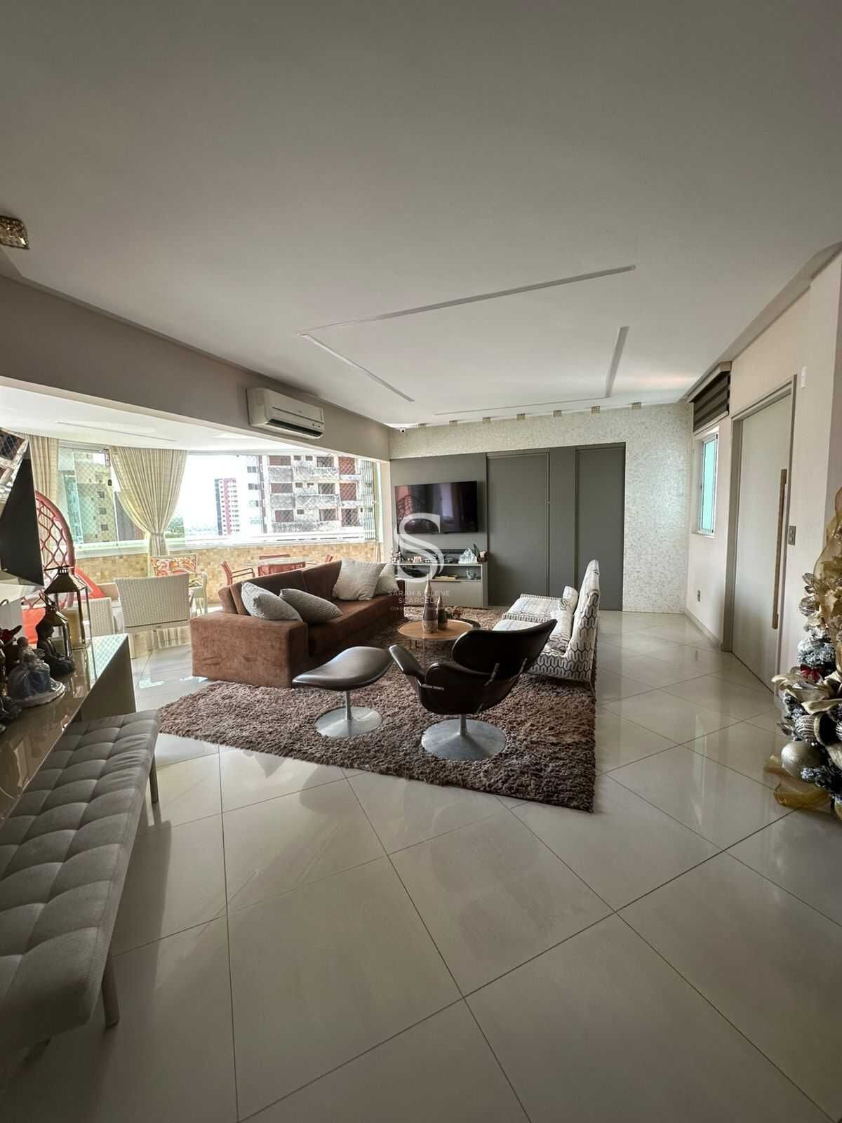 Apartamento à venda com 4 quartos, 215m² - Foto 2