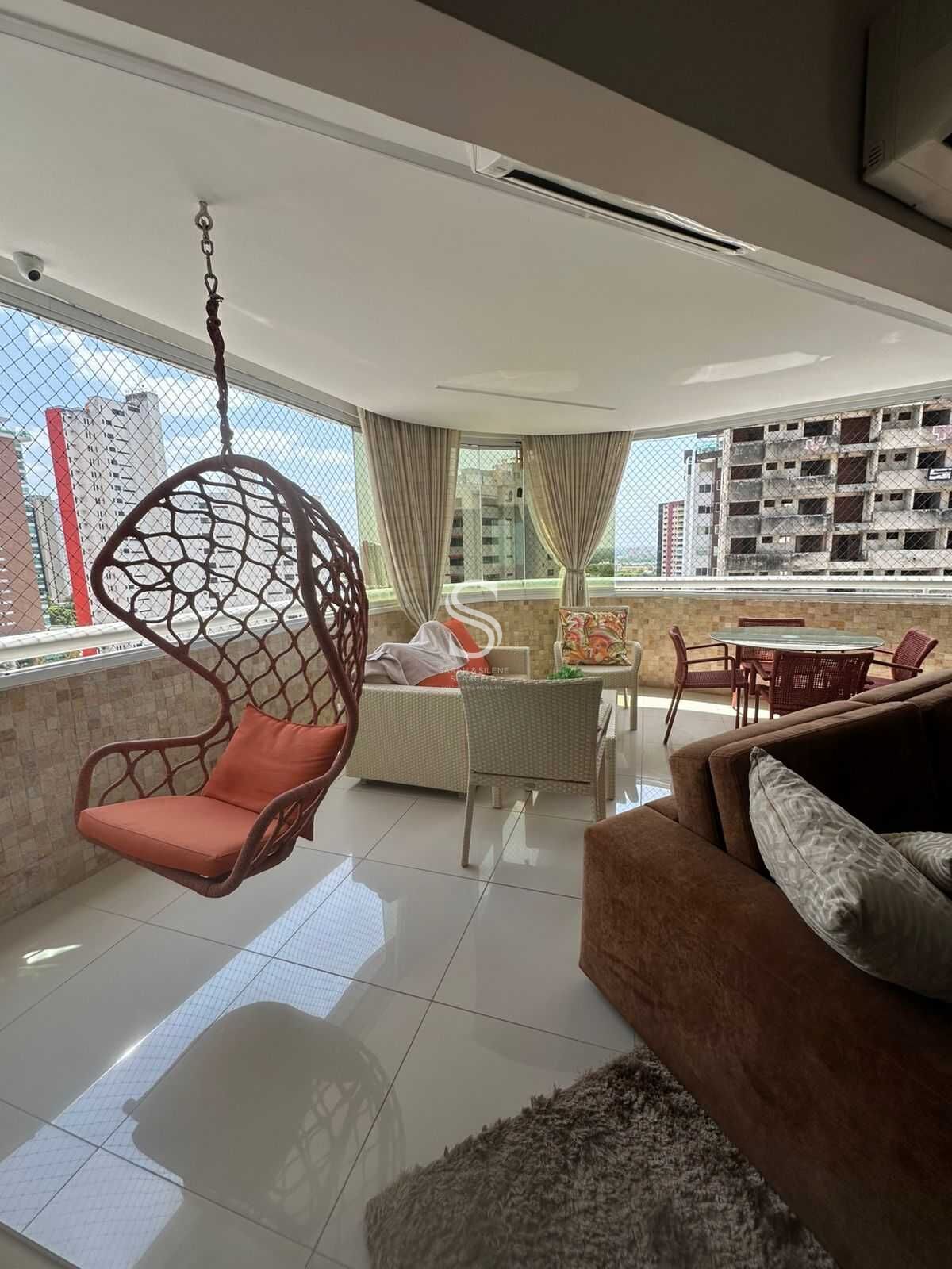 Apartamento à venda com 4 quartos, 215m² - Foto 1