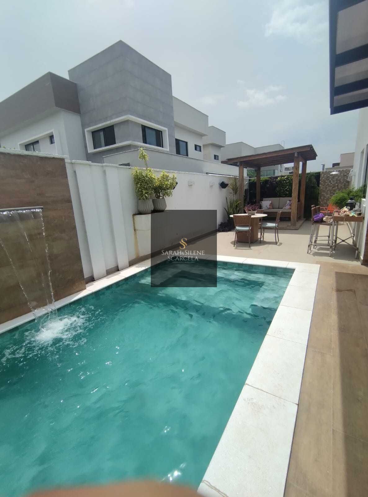 Casa de Condomínio à venda com 4 quartos, 217m² - Foto 1