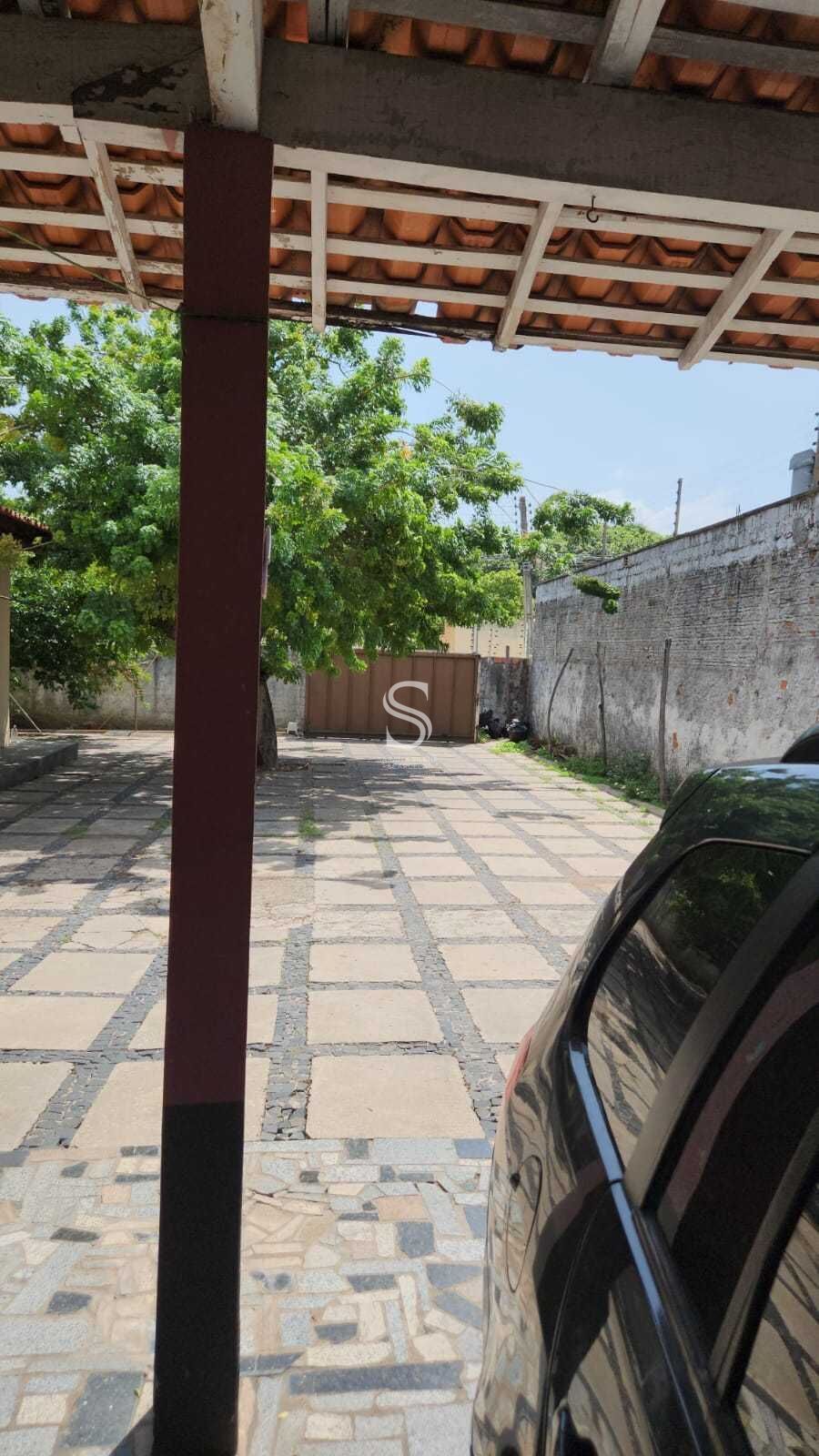 Casa à venda com 9 quartos, 233m² - Foto 16