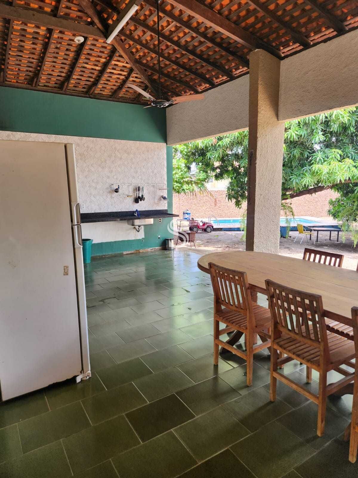 Casa à venda com 9 quartos, 233m² - Foto 12