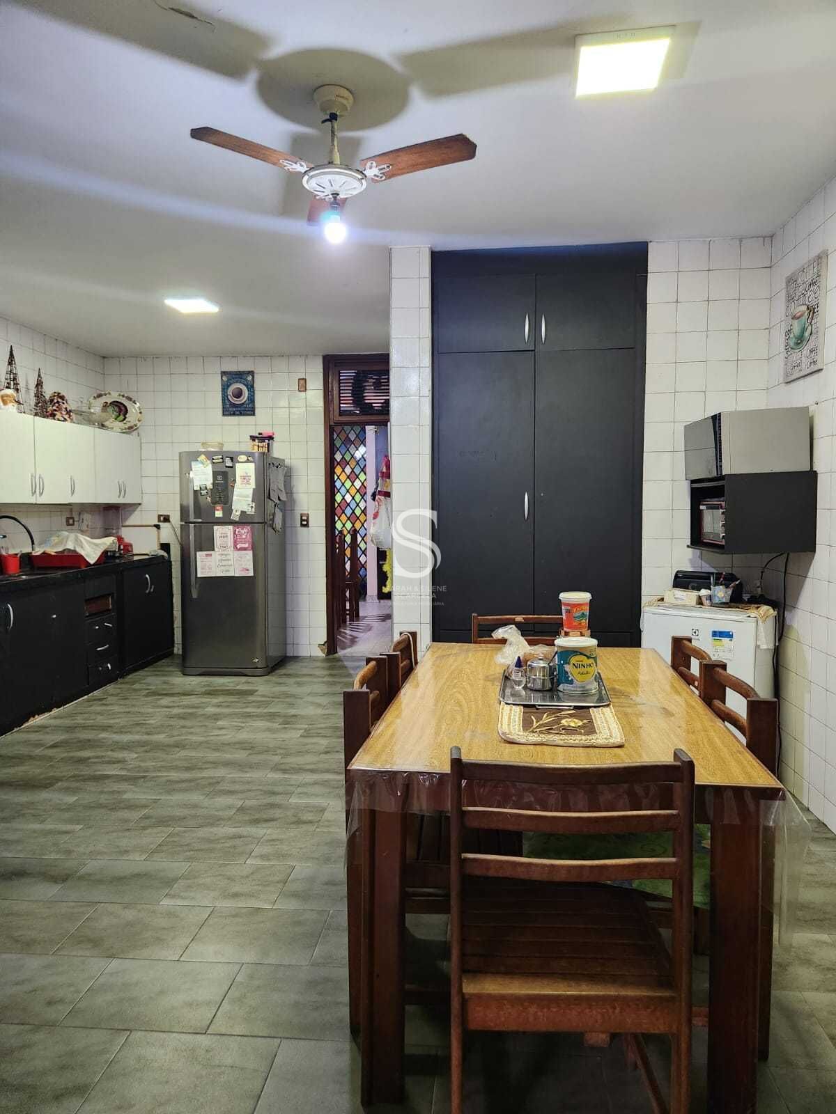 Casa à venda com 9 quartos, 233m² - Foto 24