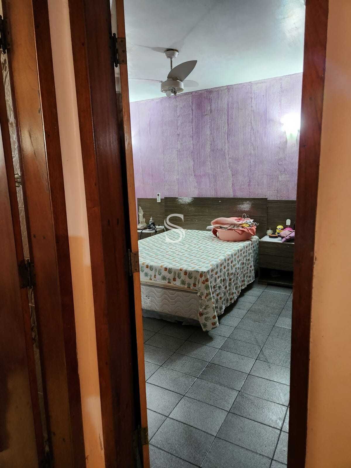 Casa à venda com 9 quartos, 233m² - Foto 36