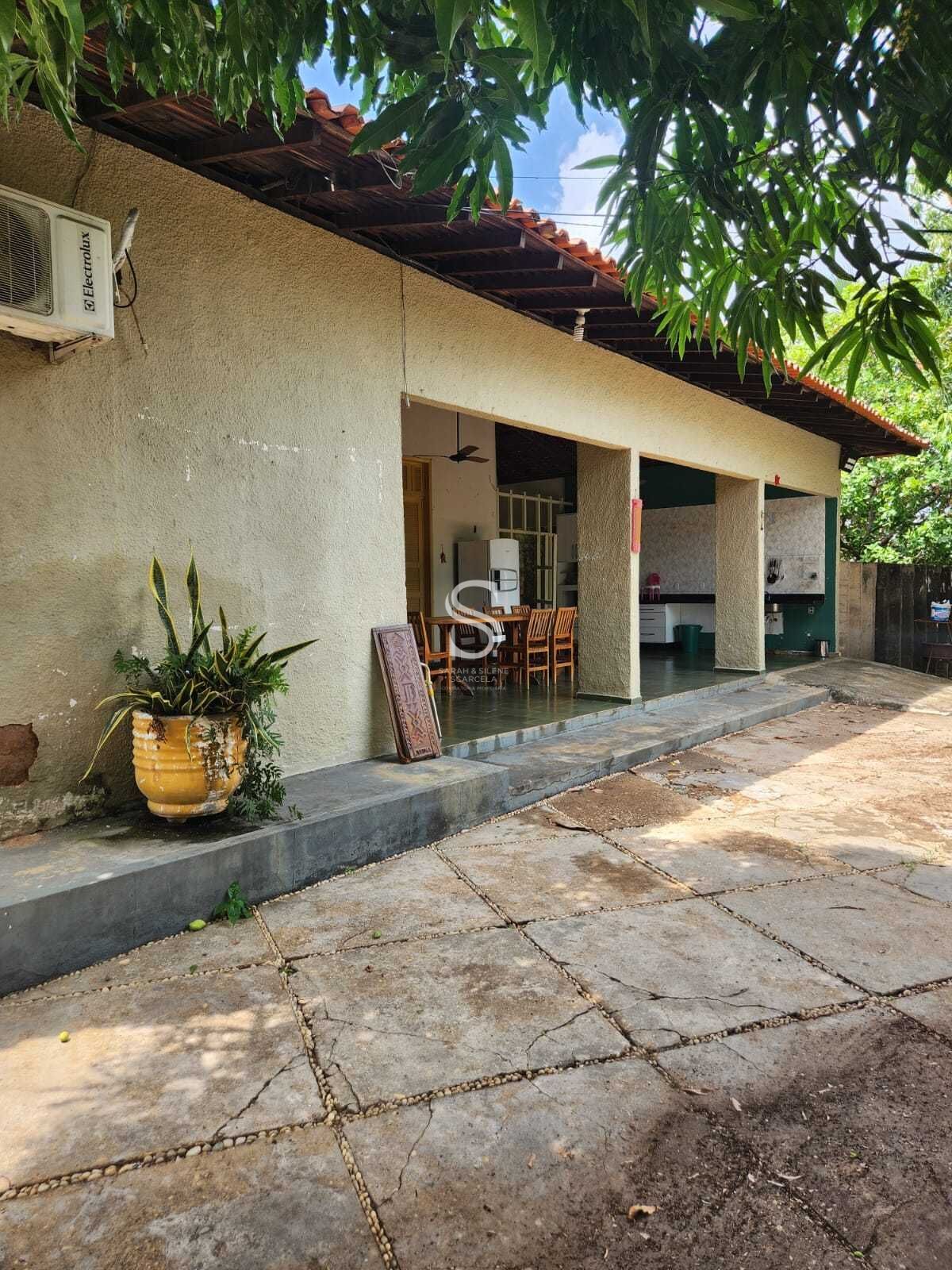 Casa à venda com 9 quartos, 233m² - Foto 7