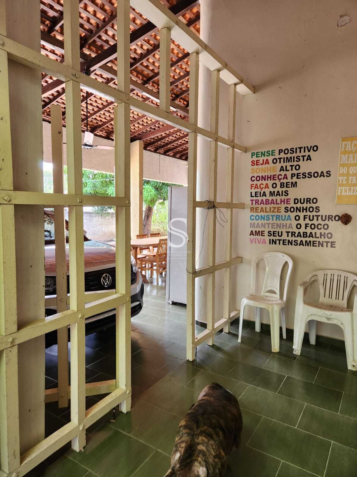 Casa à venda com 9 quartos, 233m² - Foto 17