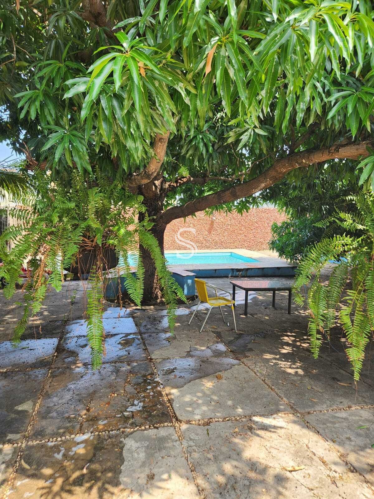 Casa à venda com 9 quartos, 233m² - Foto 10