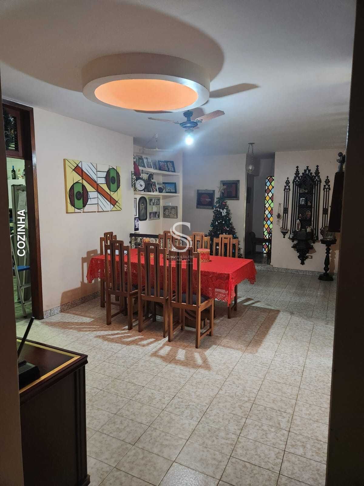 Casa à venda com 9 quartos, 233m² - Foto 21