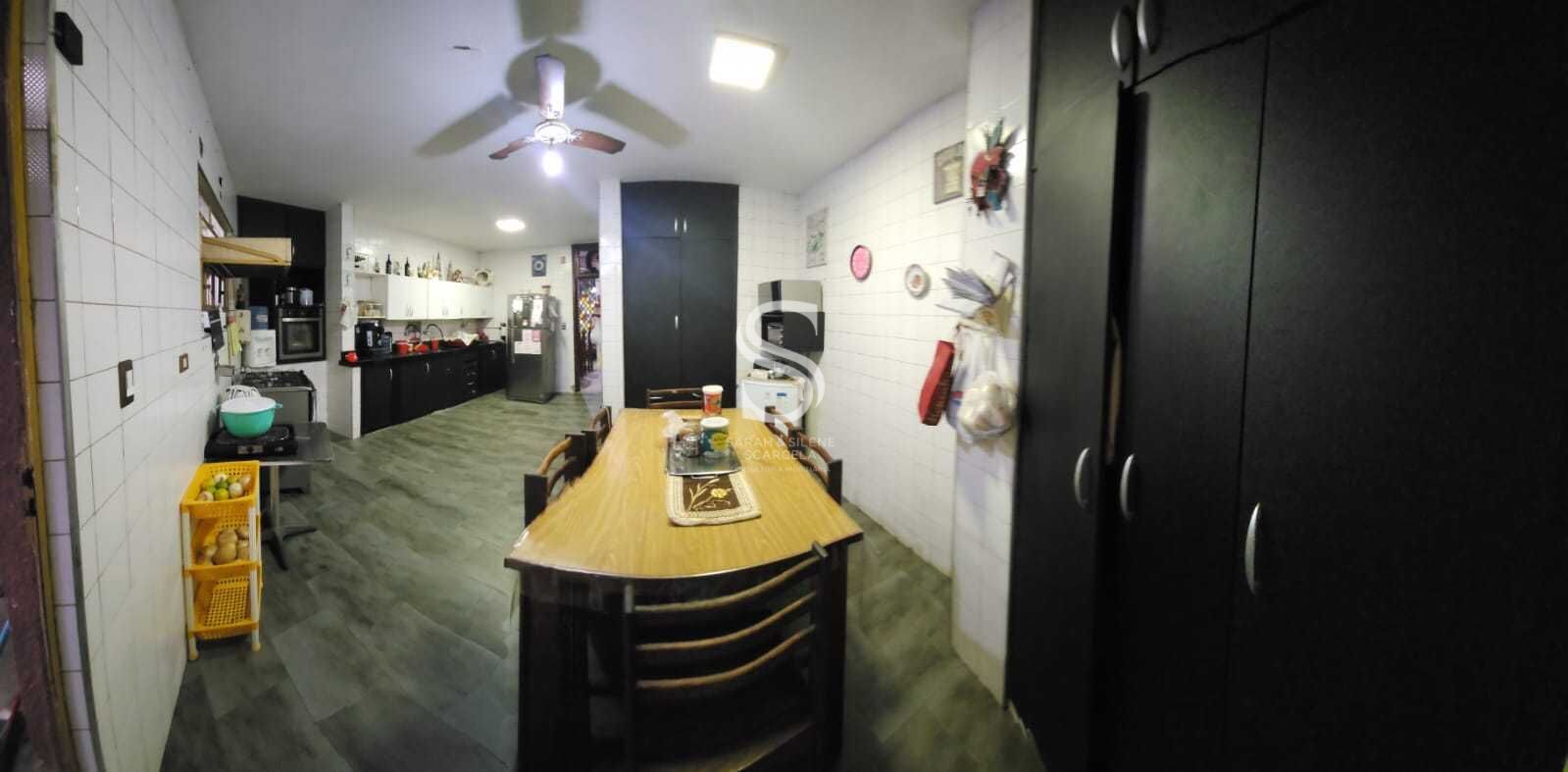 Casa à venda com 9 quartos, 233m² - Foto 22