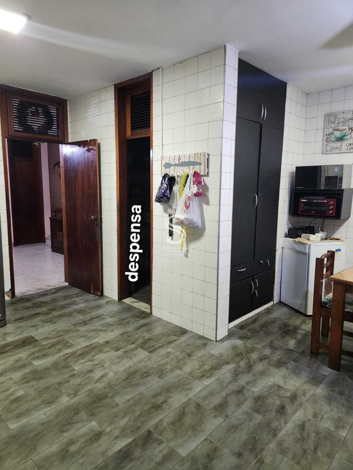 Casa à venda com 9 quartos, 233m² - Foto 27