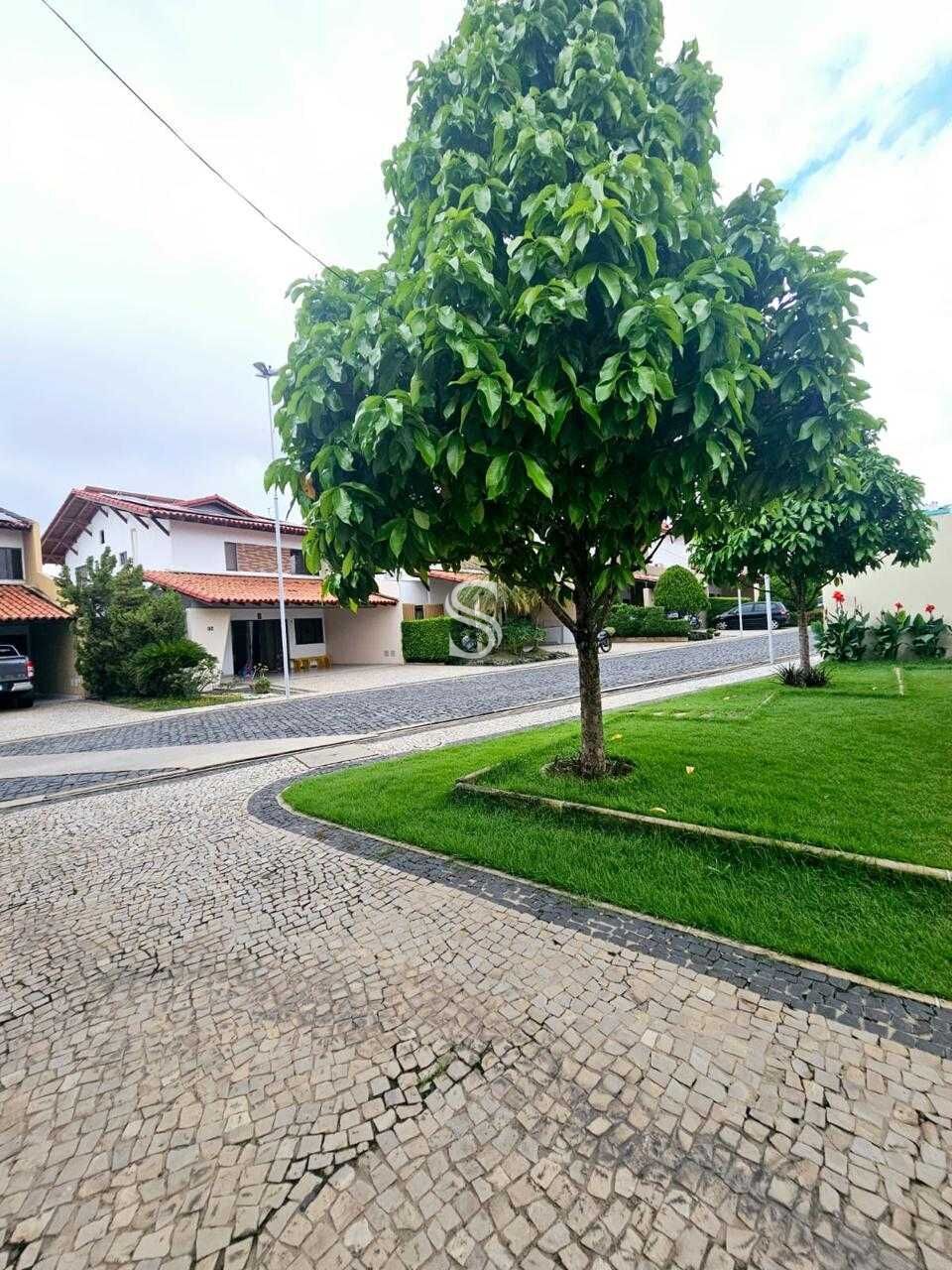 Casa de Condomínio à venda com 4 quartos, 210m² - Foto 2