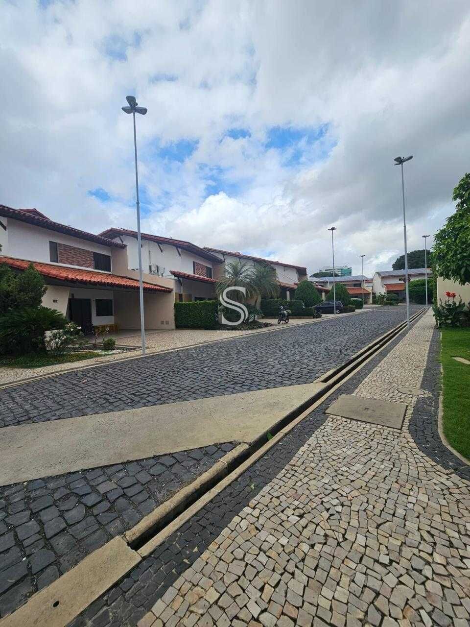 Casa de Condomínio à venda com 4 quartos, 210m² - Foto 3